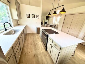 2498 S 800 E in Salt Lake City, UT - Building Photo