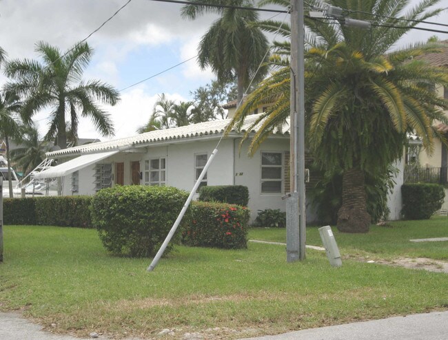 Vela Vista Condominiums in Fort Lauderdale, FL - Building Photo - Building Photo