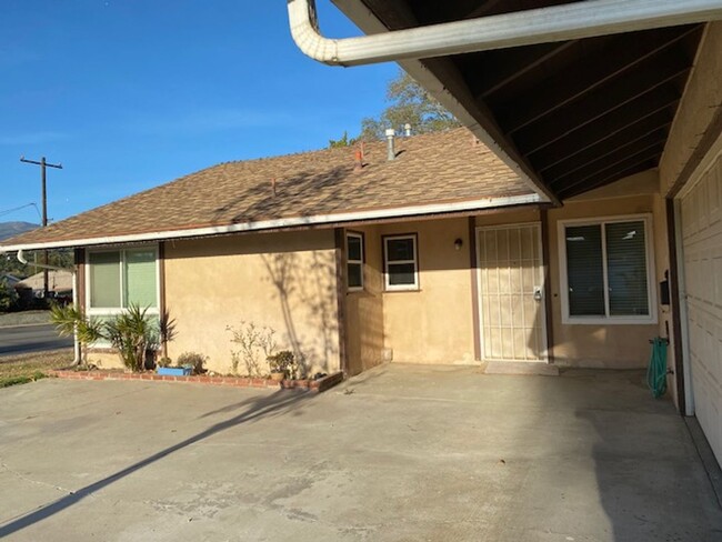 189 Walden St in Santa Paula, CA - Building Photo - Building Photo