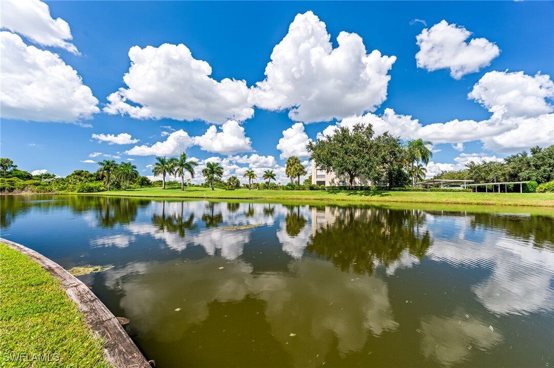 26991 Clarkston Dr in Bonita Springs, FL - Foto de edificio