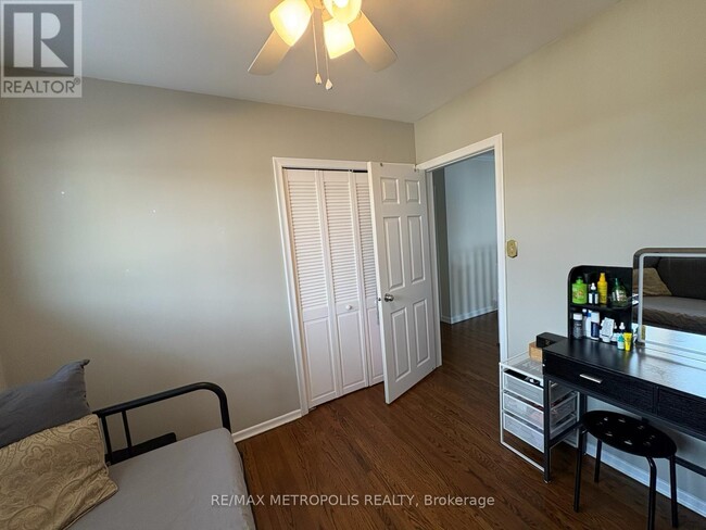 129 Briar Ct in Oshawa, ON - Building Photo - Building Photo