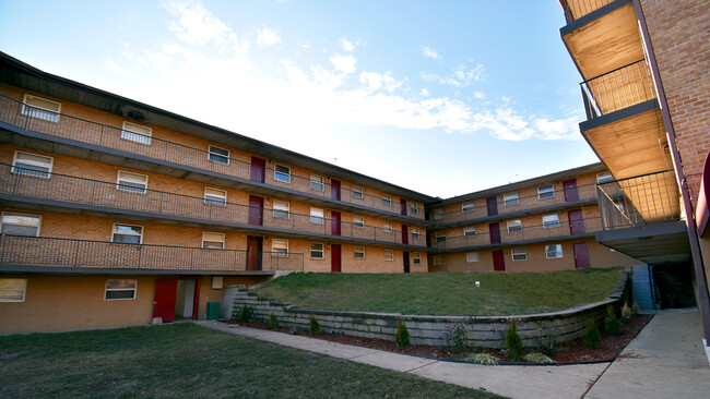 Ridgeview Apartments in St. Louis, MO - Foto de edificio - Primary Photo