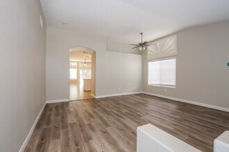 5037 Via De Fortuna Way in North Las Vegas, NV - Building Photo - Building Photo