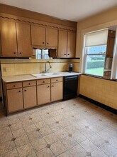 34 Averton St, Unit 1 in Boston, MA - Foto de edificio - Building Photo