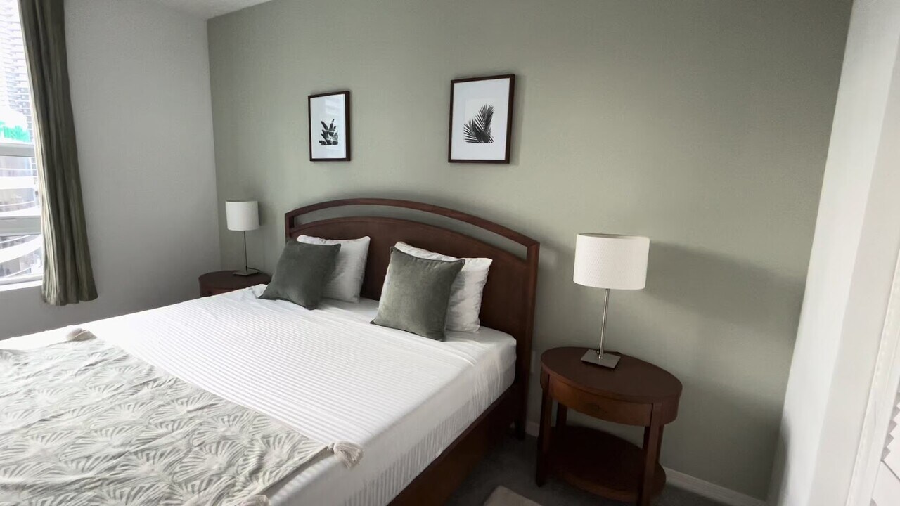 951 Brickell Ave, Unit The Plaza in Miami, FL - Building Photo