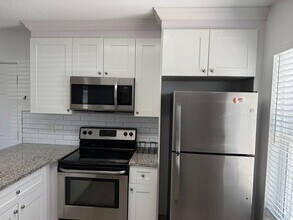 6109 Carlton Ave in Sarasota, FL - Building Photo - Building Photo