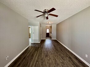 1103 W La Rua St in Pensacola, FL - Foto de edificio - Building Photo