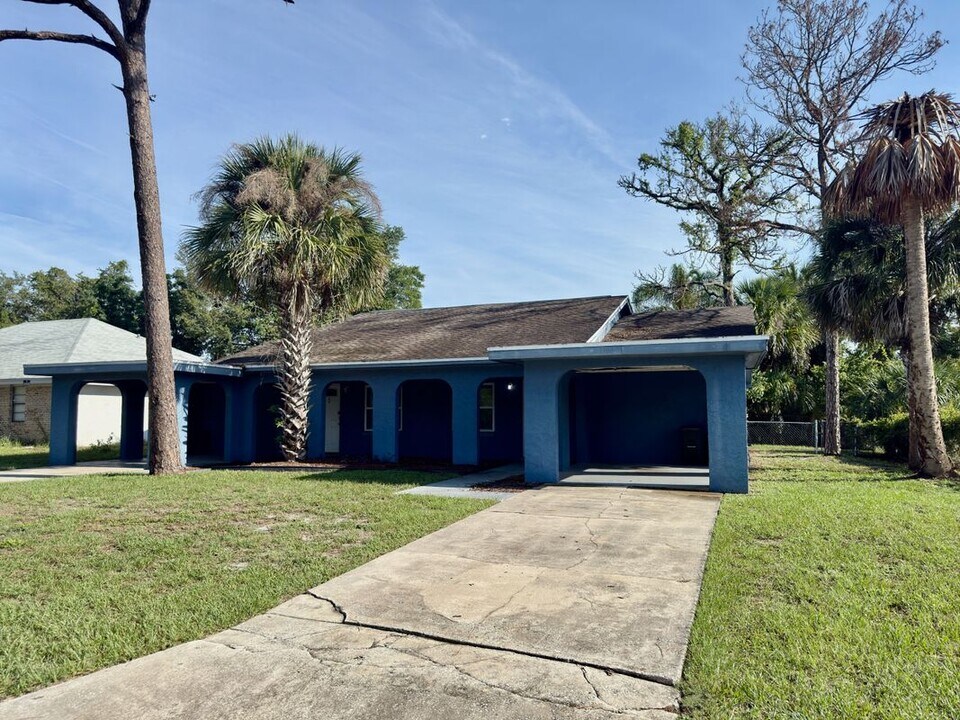 1700 Ridgewood Ln in Sanford, FL - Building Photo
