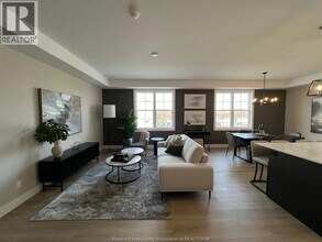 2380 Dominion Blvd in Windsor, ON - Building Photo - Building Photo