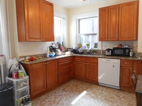 6 Beals St in Brookline, MA - Building Photo - Building Photo