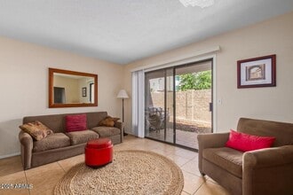 3030 N Hayden Rd, Unit Hayden Rd in Scottsdale, AZ - Building Photo - Building Photo
