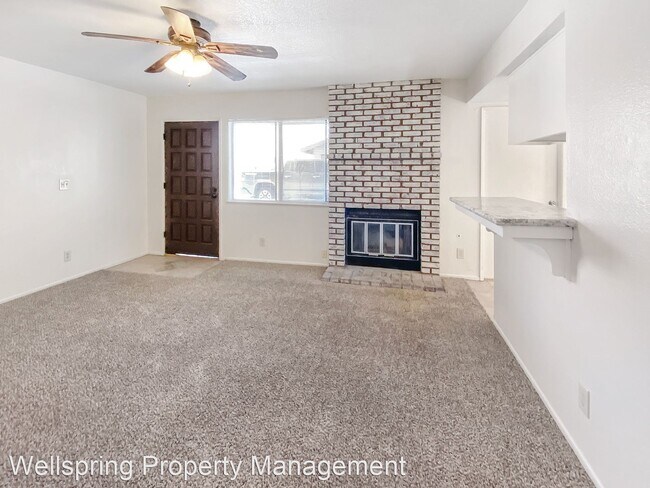 940 W Graaf Ave in Ridgecrest, CA - Building Photo - Building Photo