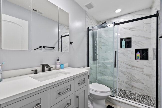2411 Eldorado Ct in Naperville, IL - Building Photo - Building Photo