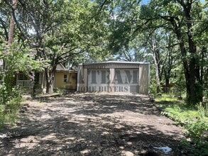 1925 Elm Dr in Kemp, TX - Building Photo - Building Photo