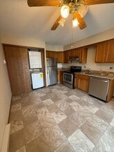93 Beard Dr in New Milford, CT - Foto de edificio - Building Photo
