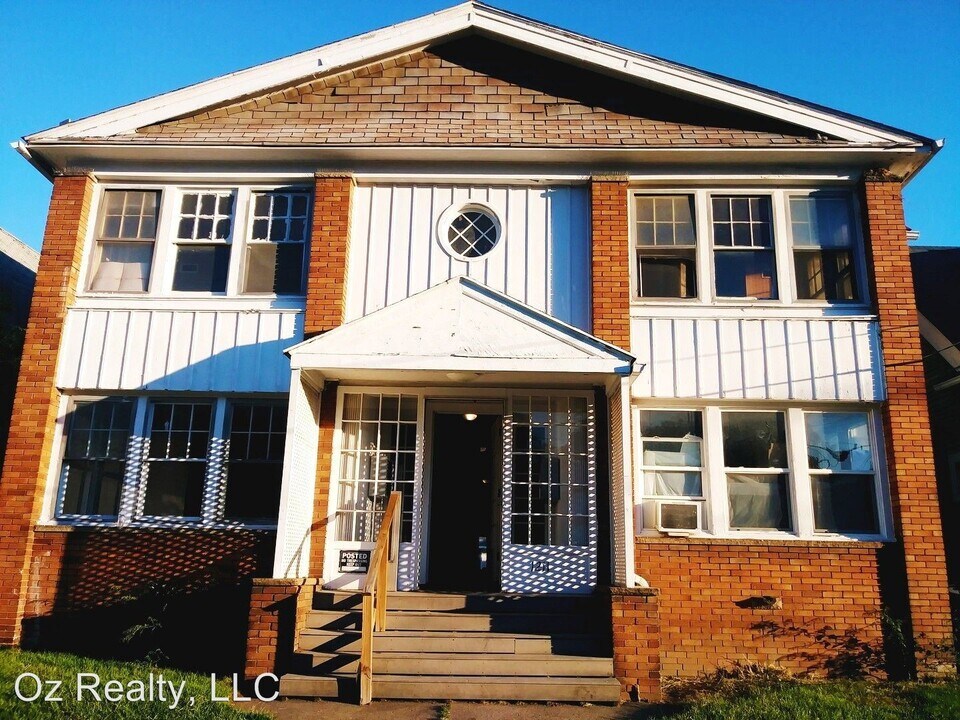 1211 Starr Ave in Toledo, OH - Building Photo