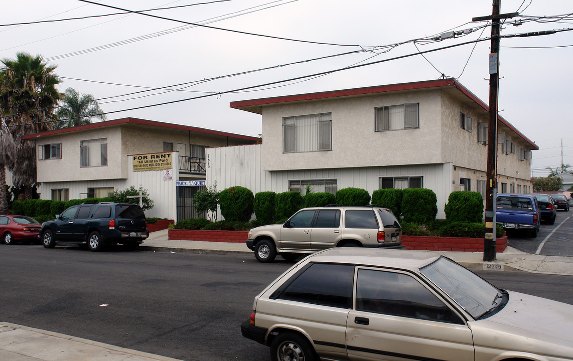 Peace & Quiet Apartments in Hawthorne, CA - Foto de edificio