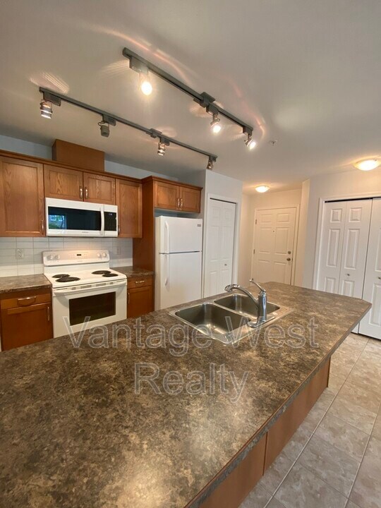 598-598 Sutherland Ave in Kelowna, BC - Building Photo