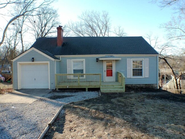 property at 5302 N Spruce Ave