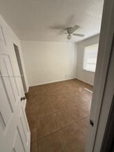 2554 NW 14th St-Unit -6 in Fort Lauderdale, FL - Building Photo - Building Photo