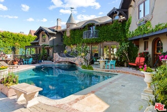 7007 Birdview Ave in Malibu, CA - Building Photo - Building Photo