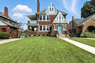 1810 Berkley Ave, Unit 1st Floor in Cincinnati, OH - Building Photo