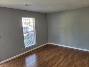 8 Peartree Ln in Glen Carbon, IL - Building Photo - Building Photo