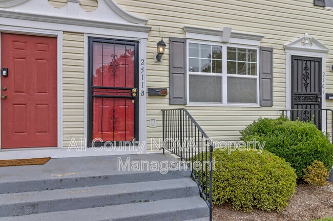 2511 Kent Town Pl in Hyattsville, MD - Foto de edificio - Building Photo