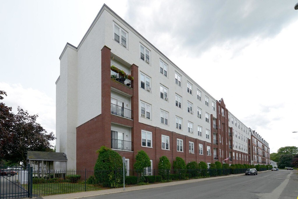 Townhouse Apartments Whitman, MA Apartments