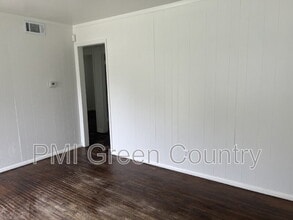 4338 N Hartford Ave in Tulsa, OK - Foto de edificio - Building Photo