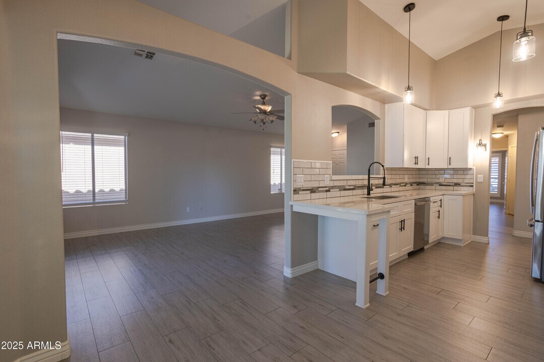 1022 N Bogle Ave in Chandler, AZ - Building Photo