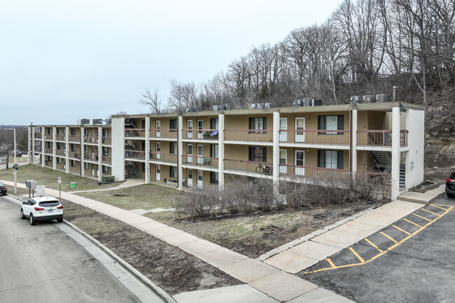 537 Northern Hills Dr NE in Rochester, MN - Building Photo - Building Photo