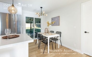 35030 19th Ave SW in Federal Way, WA - Building Photo - Building Photo