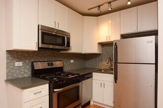 2425 N Kedzie Blvd in Chicago, IL - Building Photo - Building Photo