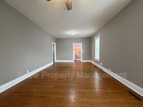 1928 S 10th St in Lincoln, NE - Building Photo - Building Photo