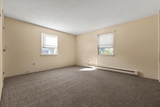 504 River Rd in Manchester, NH - Building Photo - Building Photo