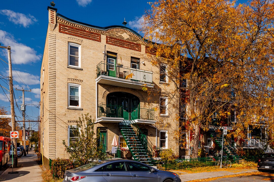 24 Lafleur Rue in Verdun, QC - Building Photo