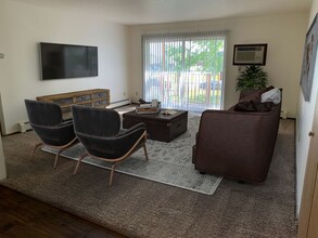 Summerset Apartments in Fargo, ND - Foto de edificio - Interior Photo