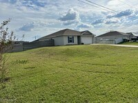 1242 NE 41st Terrace in Cape Coral, FL - Building Photo - Building Photo