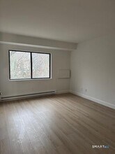 38 Putnam Green in Greenwich, CT - Building Photo - Building Photo