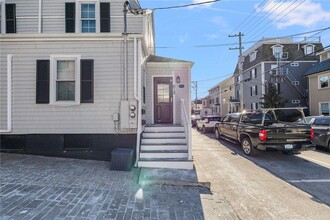 612 Thames St, Unit 11615 in Newport, RI - Building Photo - Building Photo