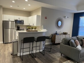 Randall Village in Crystal Lake, IL - Building Photo - Building Photo