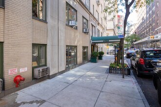 Goodhue House in New York, NY - Foto de edificio - Building Photo