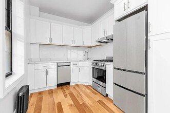 400 E 53rd St in New York, NY - Building Photo - Building Photo