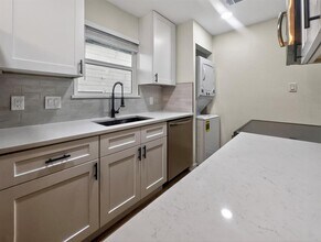 3432 Willowrun Dr in Austin, TX - Foto de edificio - Building Photo