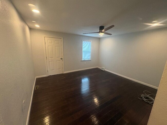 429 Monongahela Ave, Unit 430 in Glassport, PA - Foto de edificio - Building Photo