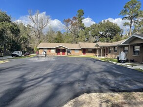 202 Zoller St in Brooksville, FL - Foto de edificio - Building Photo