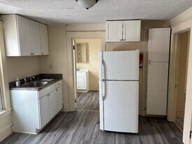 175 N Champlain St, Unit 175 north in Burlington, VT - Building Photo