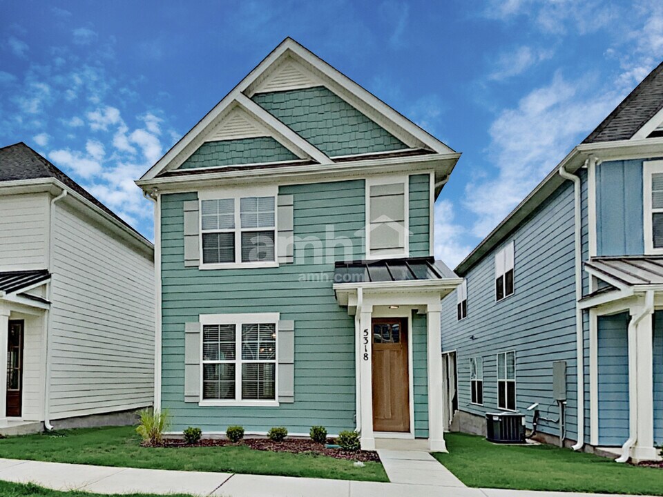 5318 Tupelo St in Nashville, TN - Foto de edificio