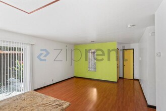 2095 Olivera Rd in Concord, CA - Building Photo - Building Photo